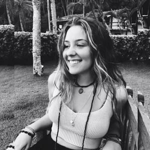 Meet your Posher, Giulia